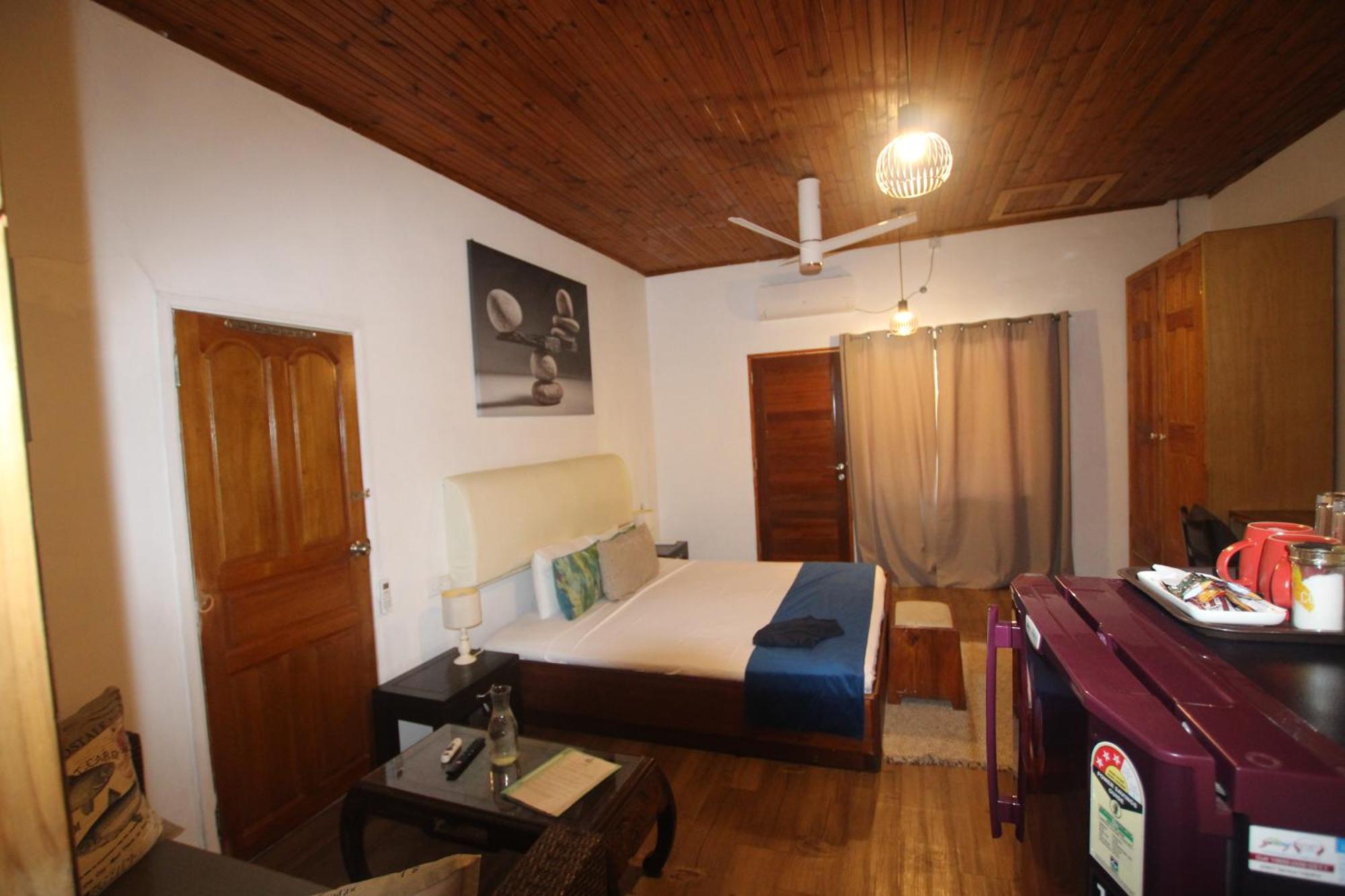 Castaway Lodge Pointe Au Sel Room photo