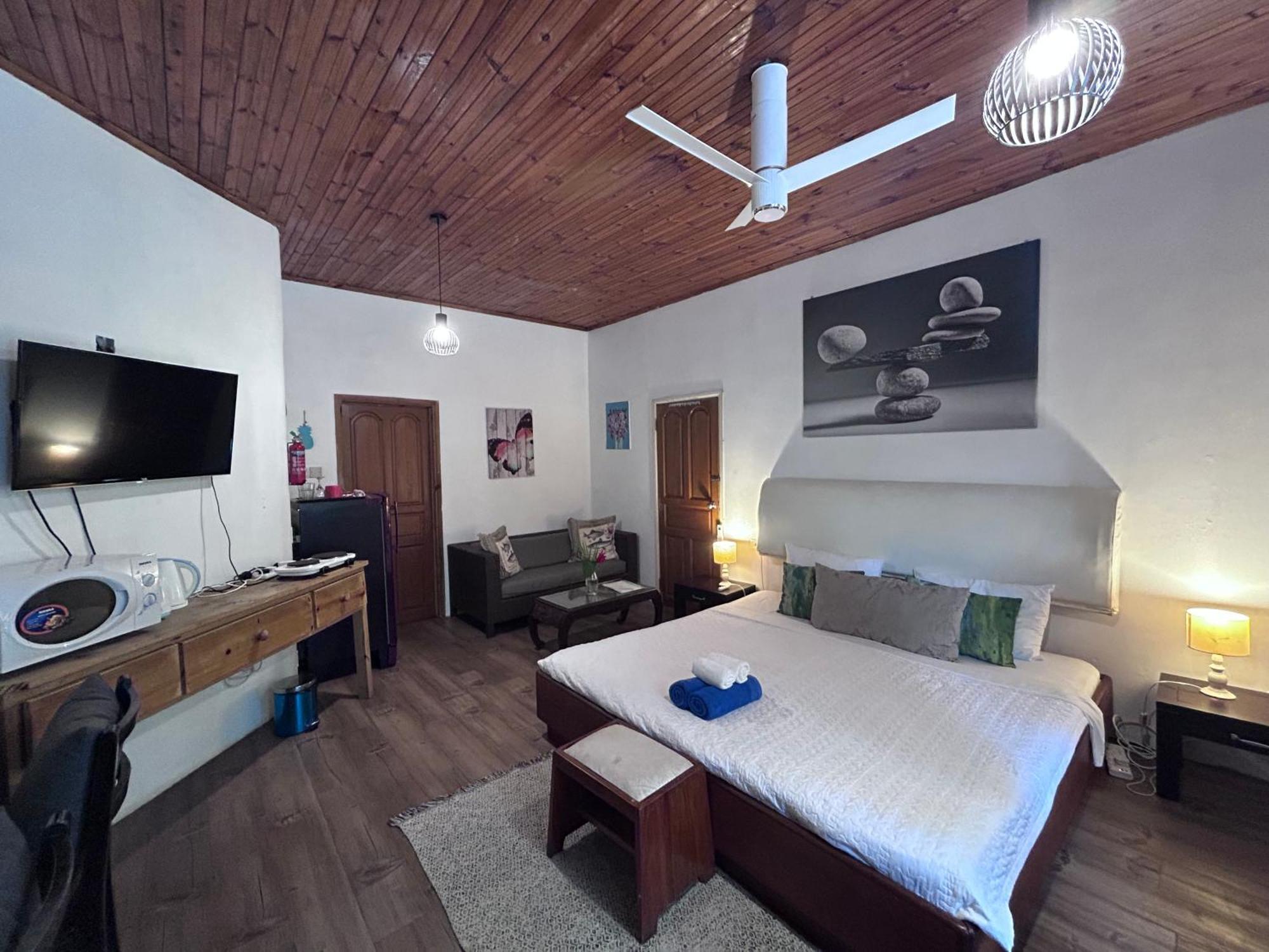 Castaway Lodge Pointe Au Sel Room photo